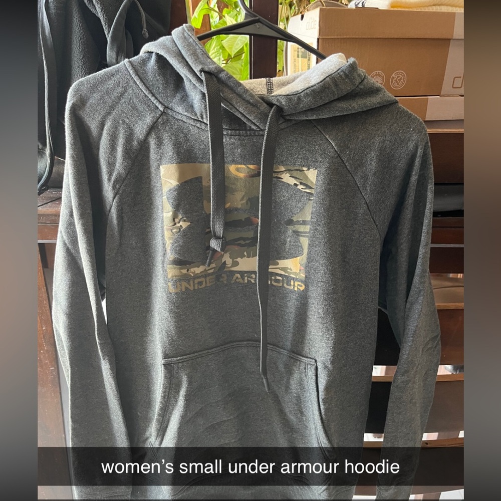 Women’s Small UA Hoodie
